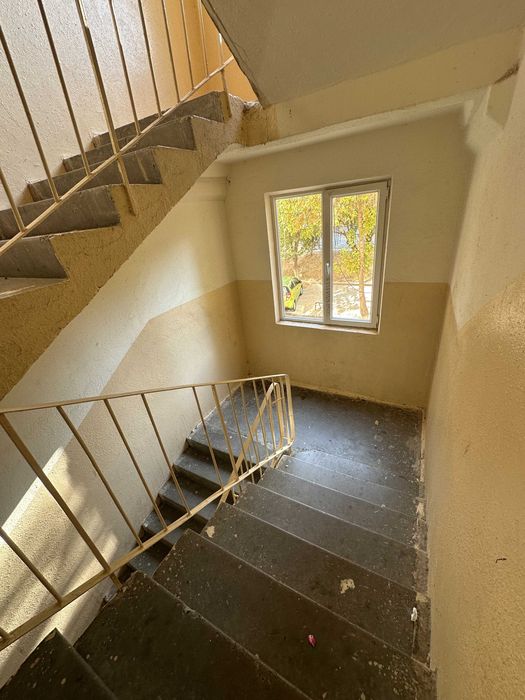 Продаётся двухкомнатная квартира (В)