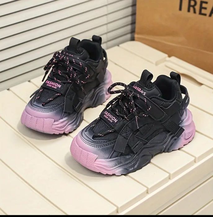 Маратонки преливащи в черно и розово 35.5