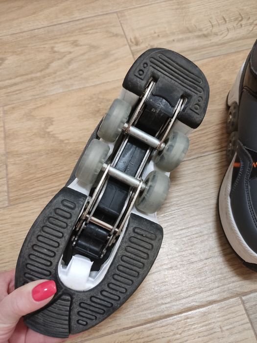 Маратонки със сгъваеми кънки