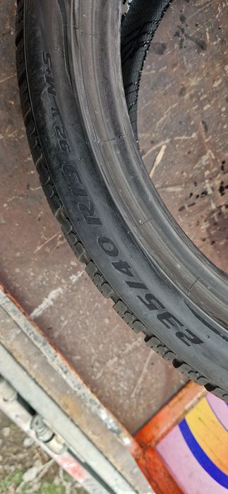 2 Anvelope Pirelli noi 235 40 R19 M+S . Dot 2021