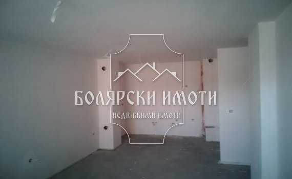 Продава се Тристаен апартамент в Велико Търново, Колю Фичето - 90 кв.м за 1300 €/кв.м - Снимка #1