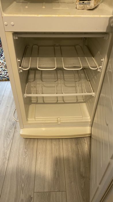 Холодильник в рабочем состояний