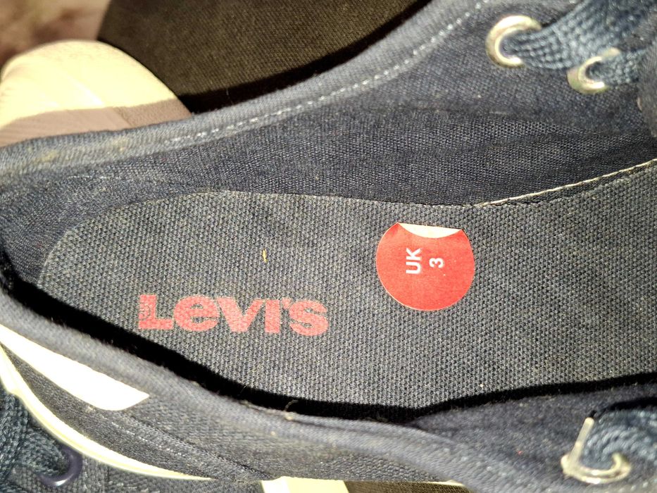Levis кецове. Тъмносини 36 номер
