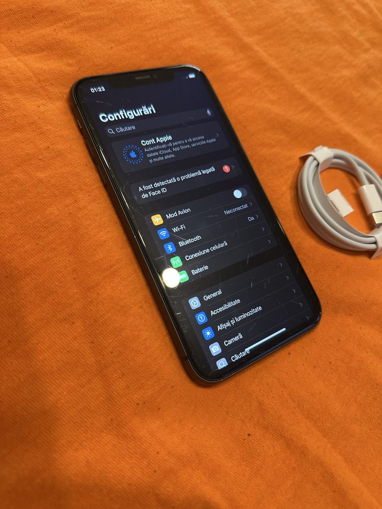 IPHONE 11 128gb neverlocked baterie 98% ,face id cu eroare