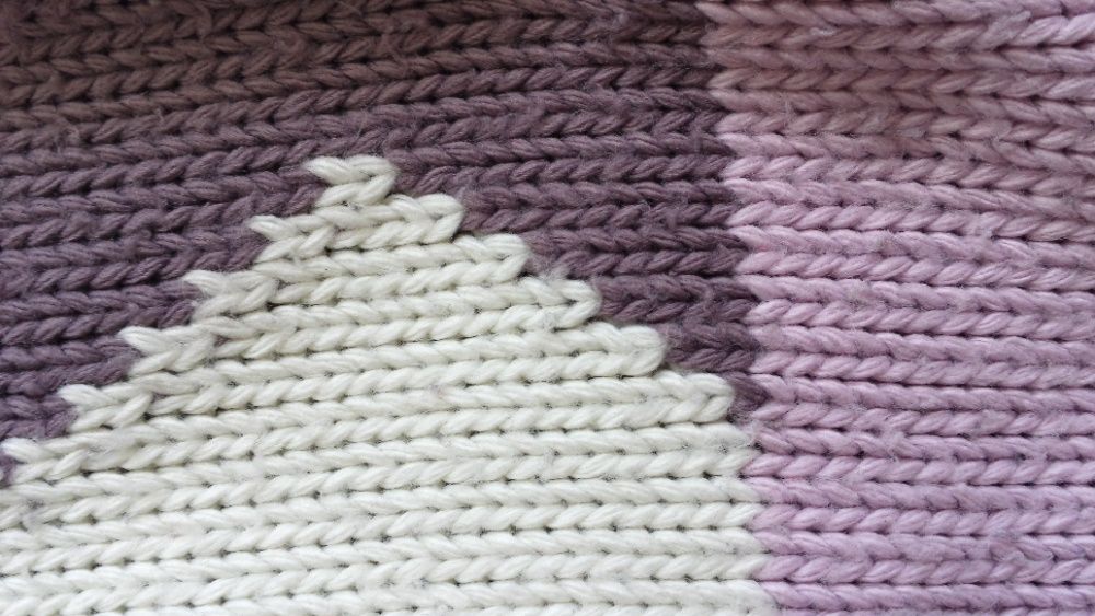 ПРОМО! пуловер - лилав, геометрична шарка