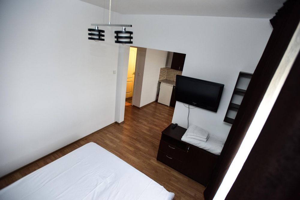 Camere , garsoniere , apartamente regim hotelier