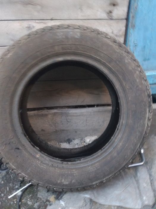 Продам шины зимние шиповка
