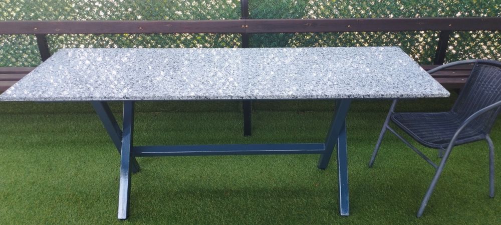 Маса от ГРАНИТ с метална конструкция 200/70