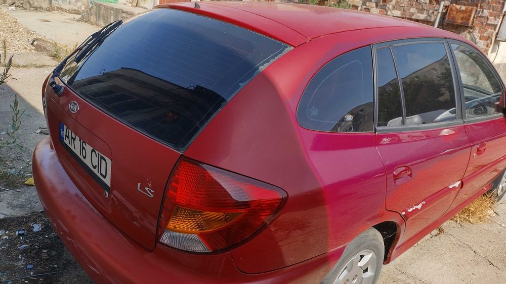 Vând Kia Rio hunchback