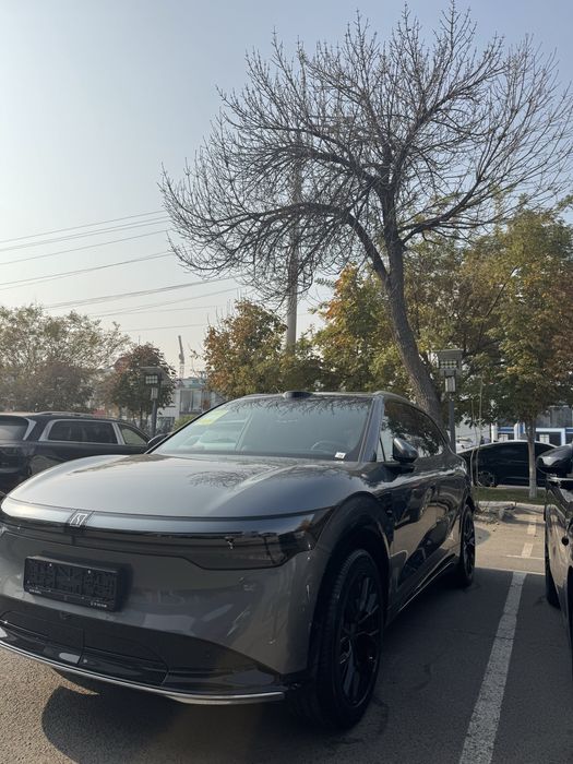 Zeekr 7X 2025yilgi yangi moshina