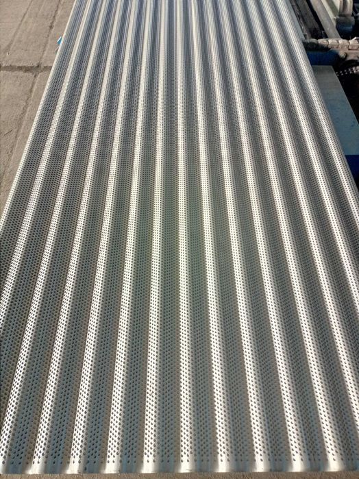 Tabla perforata dreapta sau ondulata/cutata. Producator cu livrare