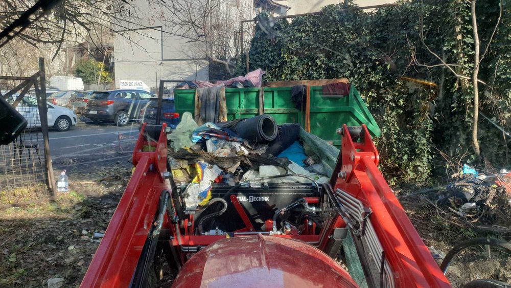 Salubrizare si igienizare terenuri si curti, intretinere