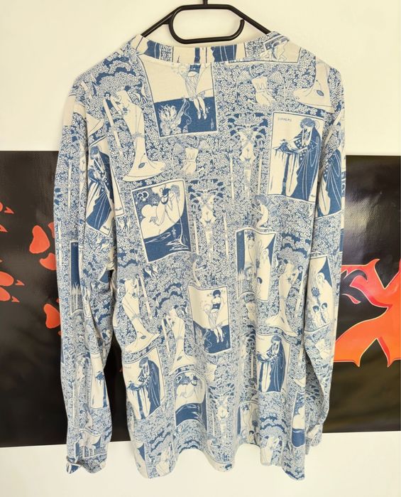 Bluza supreme conditie buna deja vândută