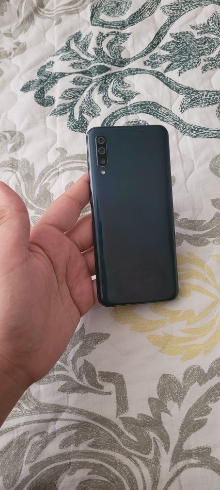 Samsung Galaxy A50 4/64GB Black Gray Orginal Holati Yaxshi Igravoy Zor