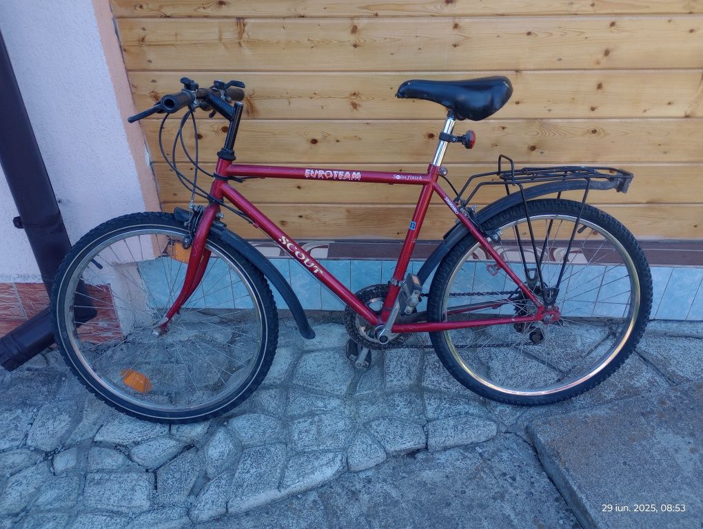 Bicicletă și boxă portabilă