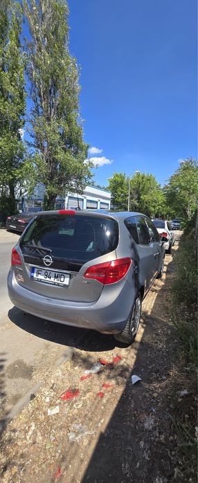 Vând Opel Meriva 2011