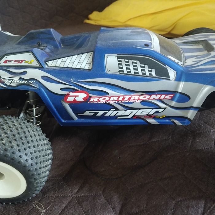 Masina Robitronic Stinger Est-2