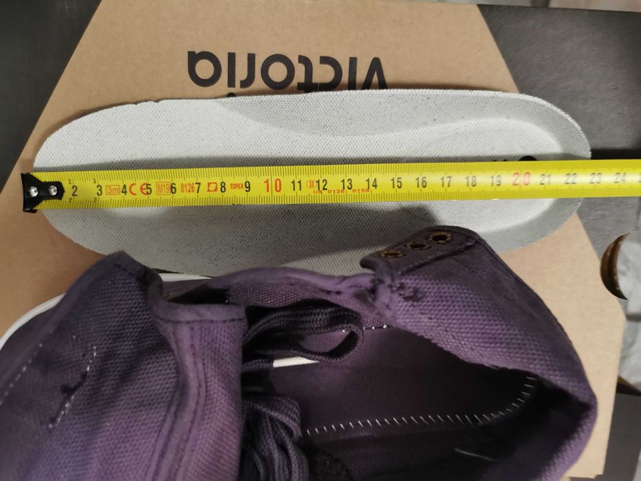 Teniși înalți Victoria