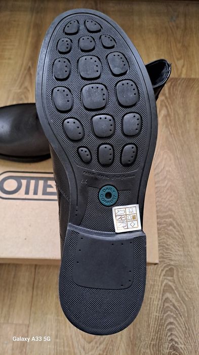 Vand ghete din piele și blana naturala pentru bărbați, brand Otter.