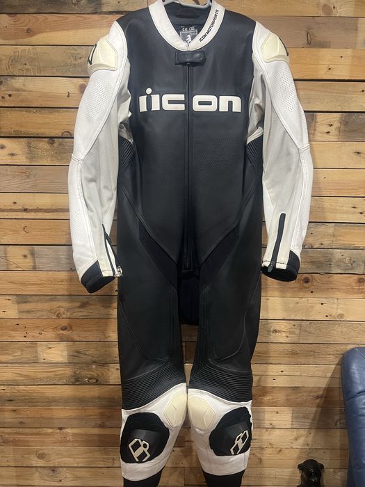 Мото екип Icon 52