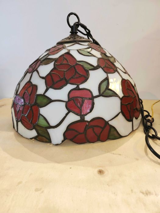 Витражна лампа в стил Тифани