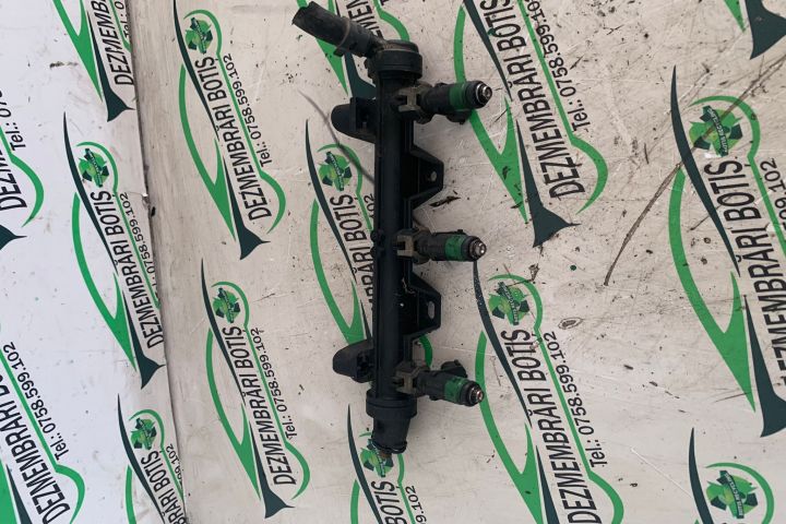 Rampa injectoare 03E 133 320 Volkswagen VW Polo a 4-a generatie 9N