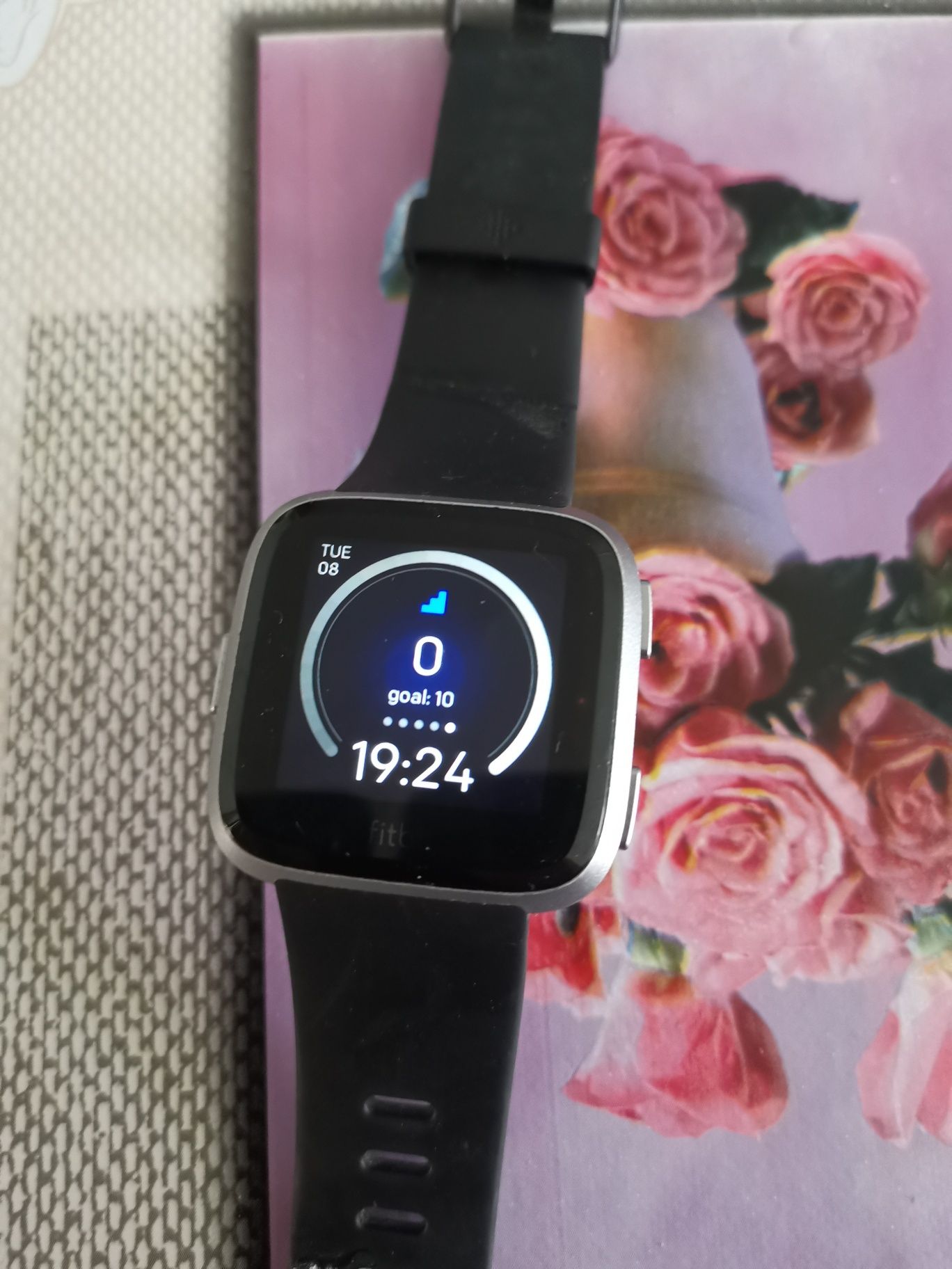 Fitbit versa monitorizare O2, funcție NFC, etc