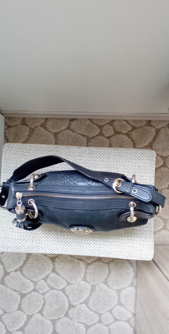 Продавам чанта Gucci