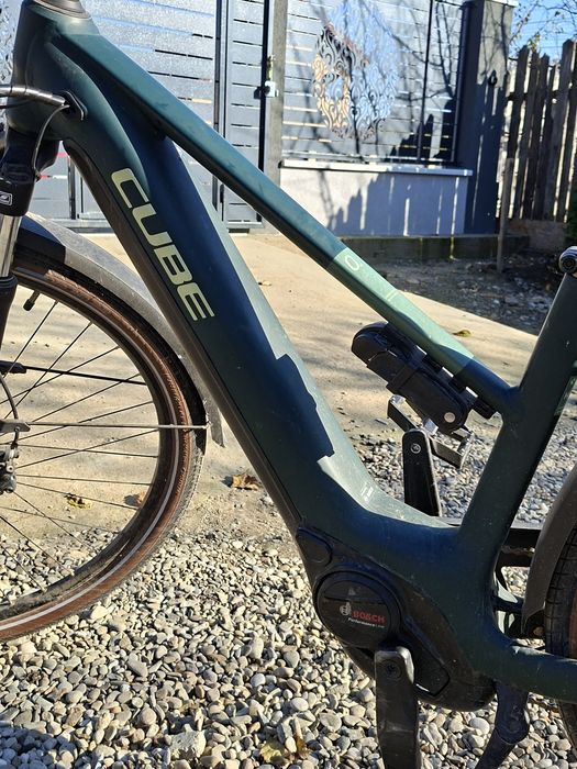 Bicicleta Cube touring hybrid One 500