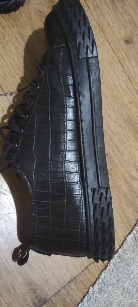Продам качественную обувь Giuseppe Zanotti 44