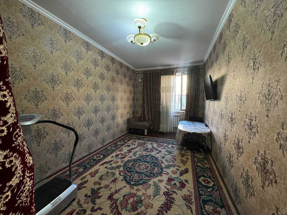 Buxoroda kvartira xonadon uy sotiladi 2 xonali 76m² 2-qavat.