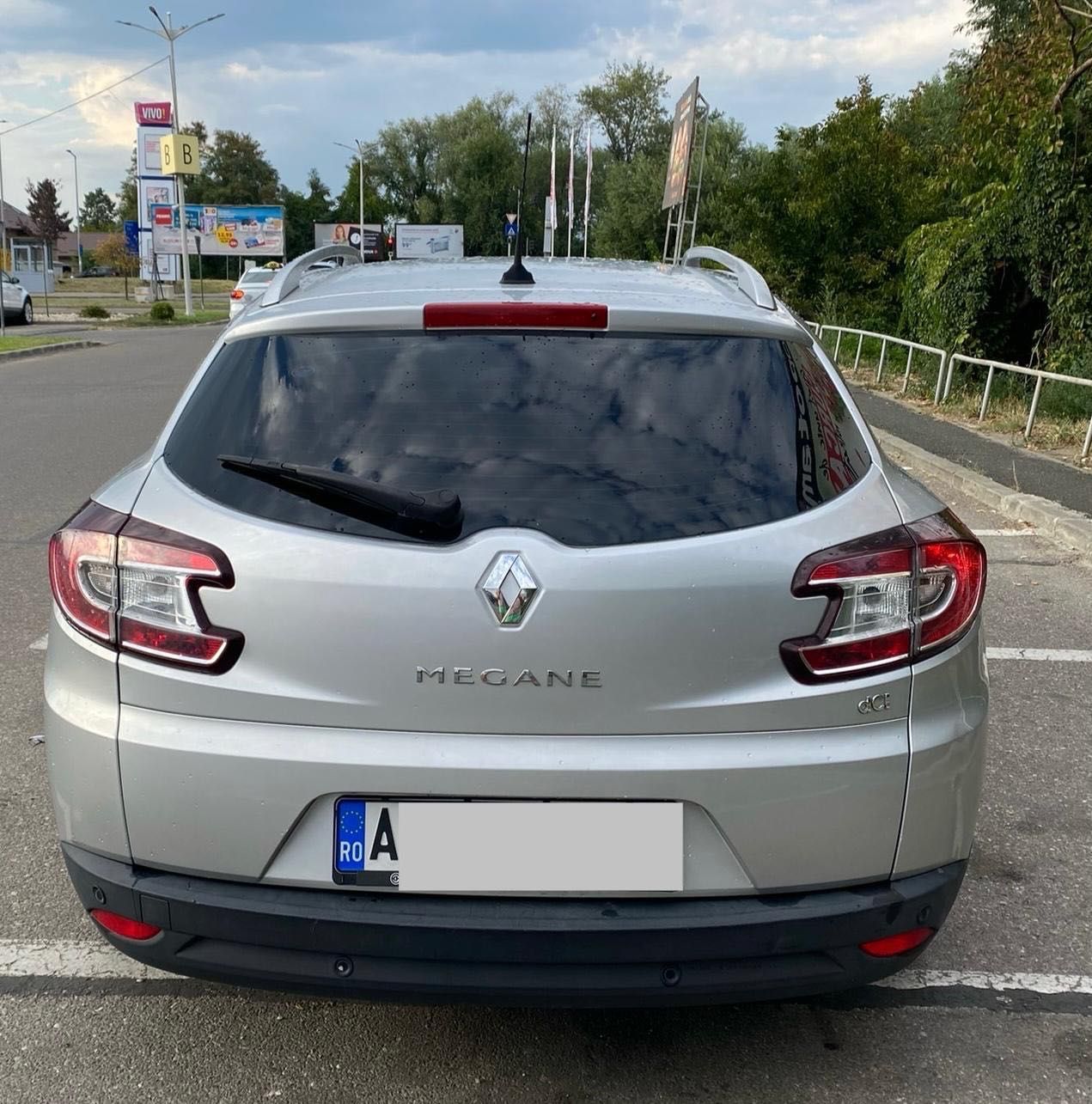 Vând renault megane