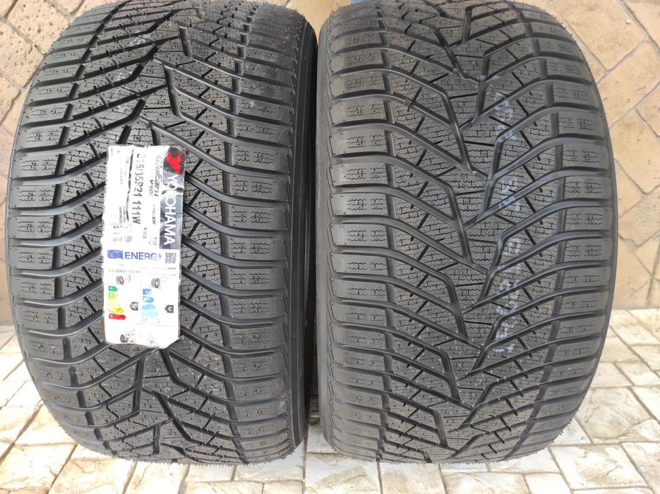 Зимни гуми Yokohama 315/35/21 blue earth winter V 905,dot 2121