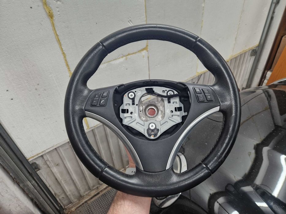 Спортен волан за BMW E81 E82 E84 E87 E88 E90 E91 E92 E93