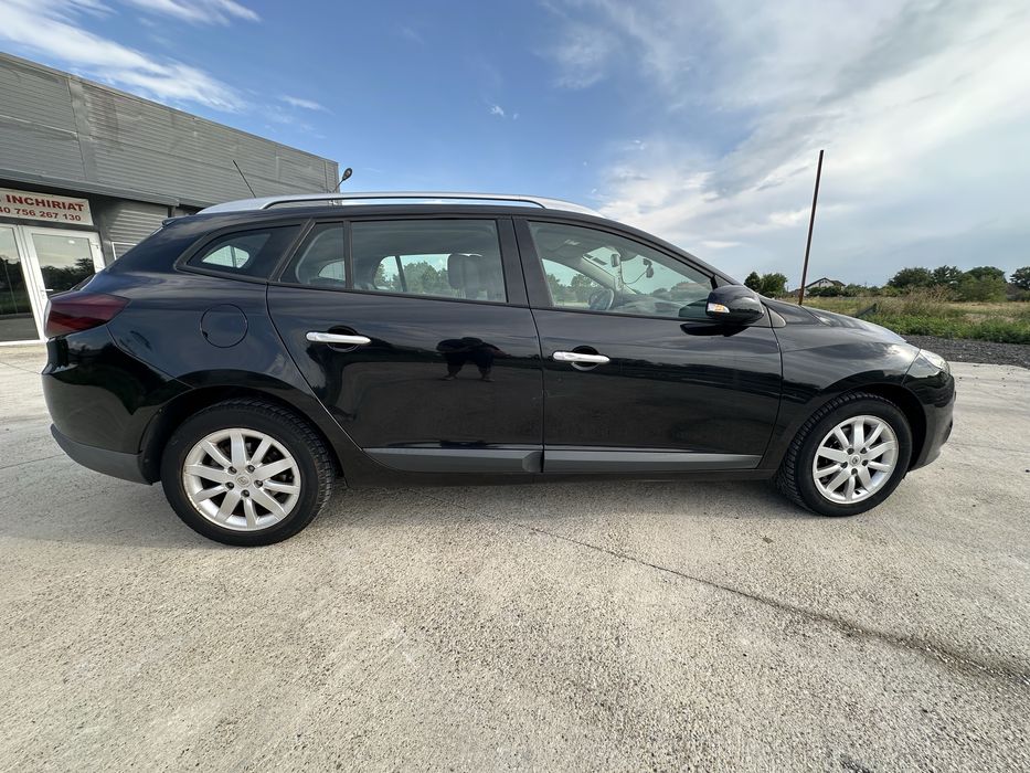 Vand Renault Megane Break Combi 1.6 MPI , an 2011, inamtriculat