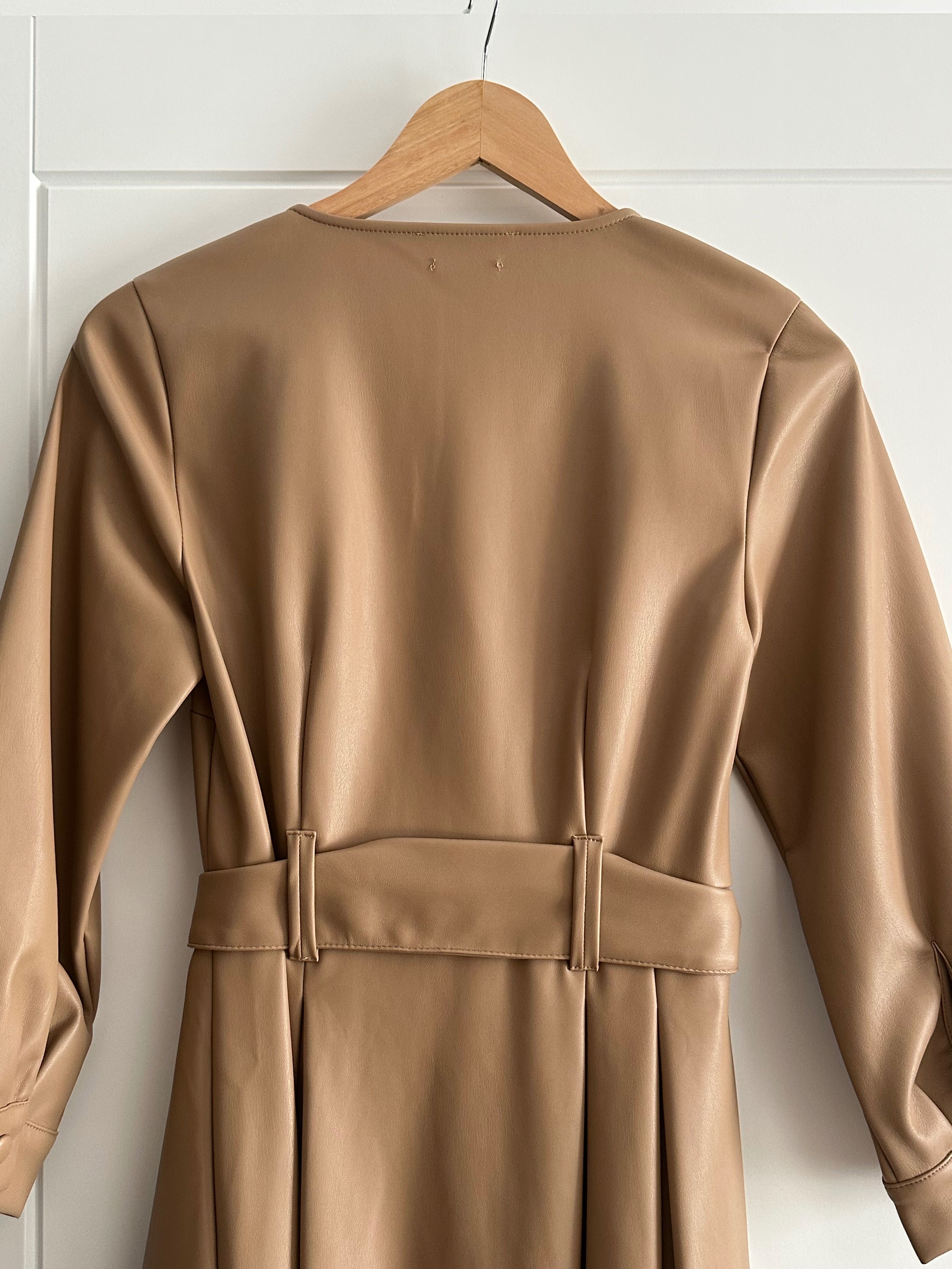Rochie nouă Reserved