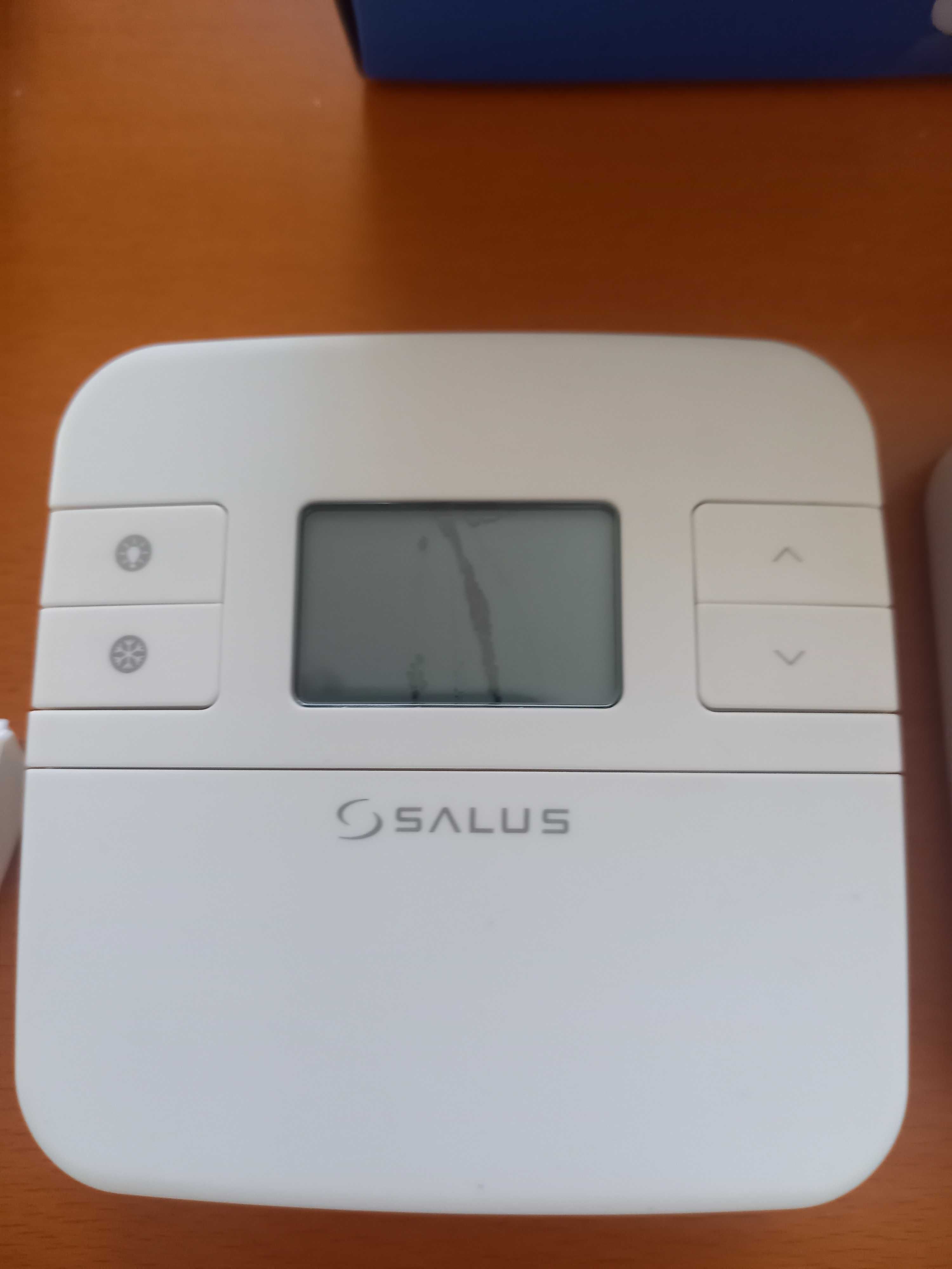 Безжичен WIFI термостат SALUS RT310i