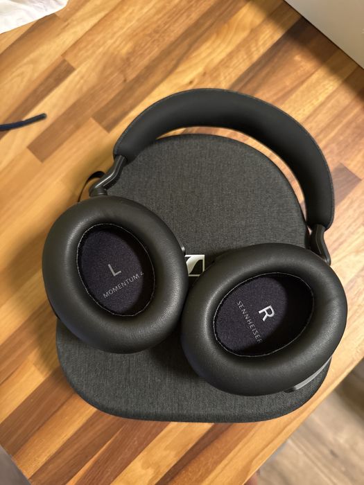 Senheiser Momentum 4 Wireless