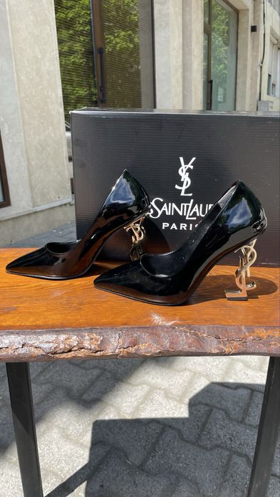 Дамски обувки YSL