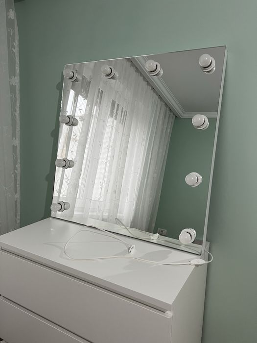 Oglinda makeup cu becuri led