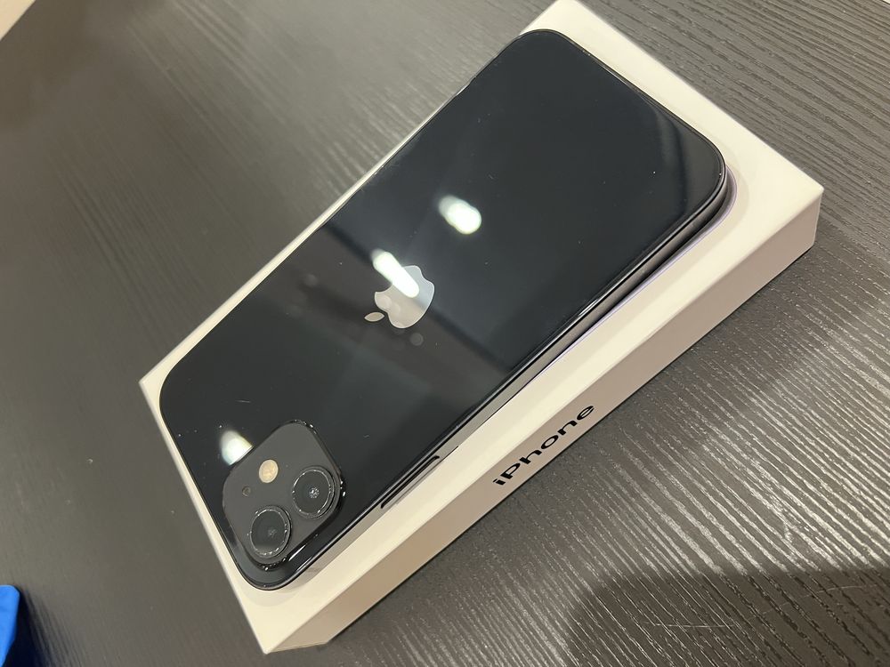 Iphone 12 64GB +зарядно и кейс коментар на цената