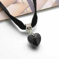 Necklace choker heart