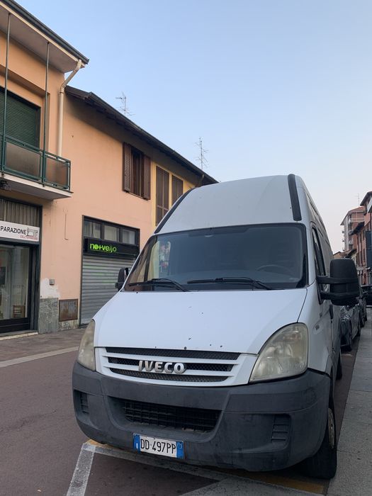 Furgon iveco.