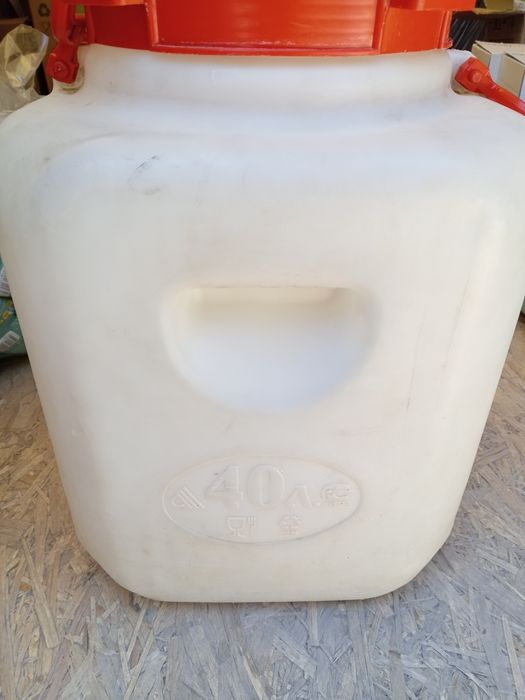 Ёмкость 40л продам