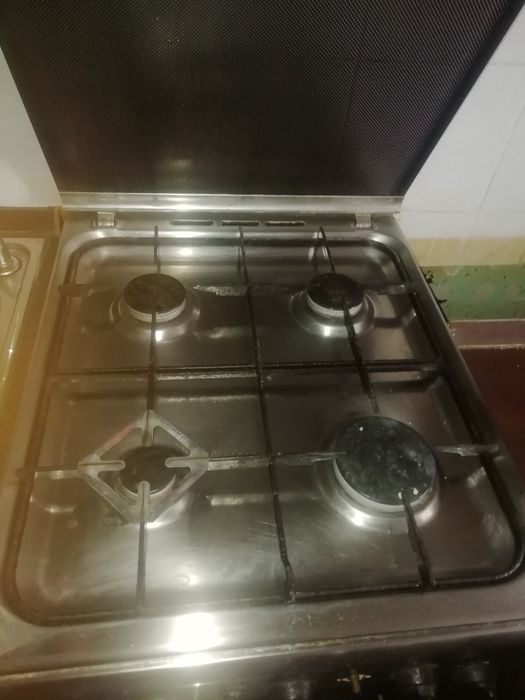 Продам газ плиту