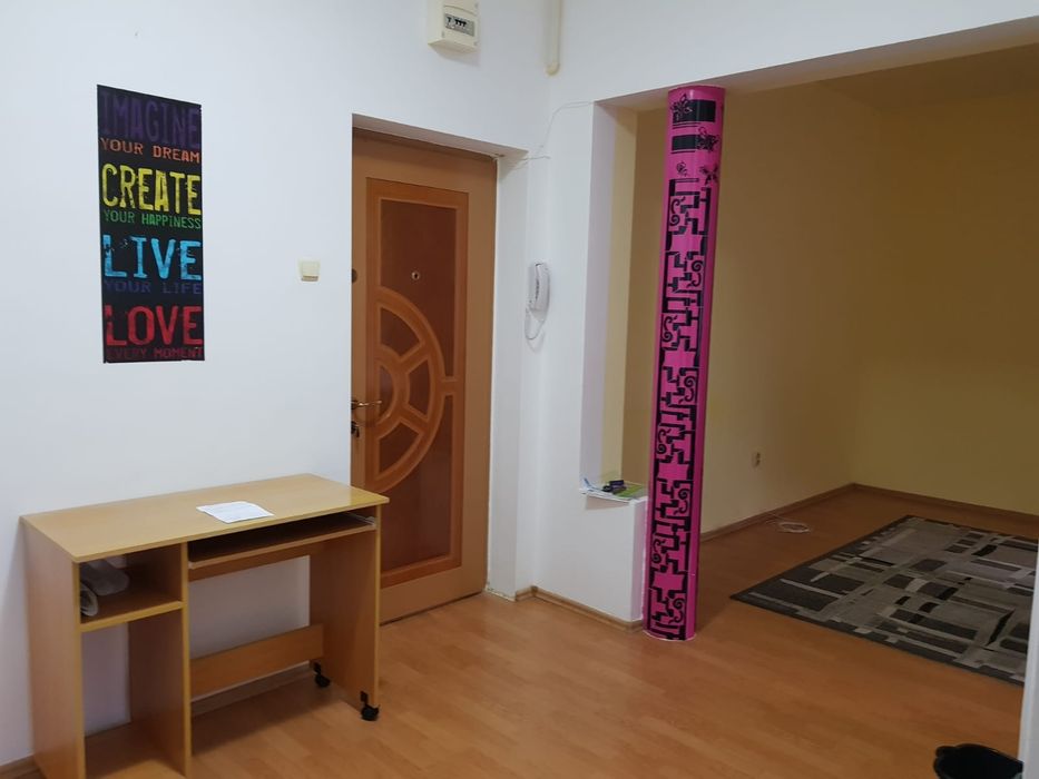 Apartament de închiriat în Gruia !!!