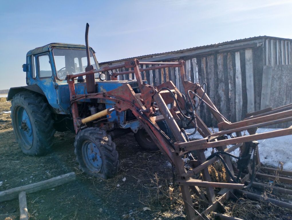 Продам трактор в