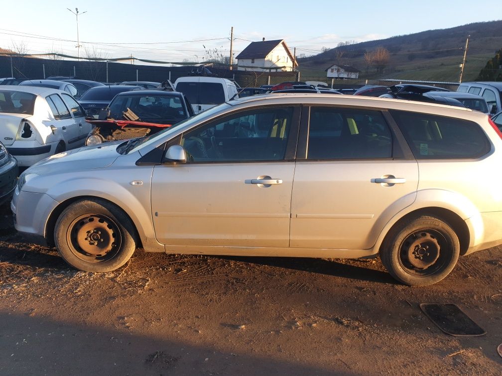 Dezmembrez Ford Focus 1.6 tdci 2007 euro4