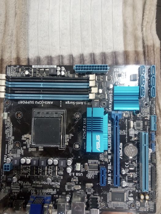 Продам материнскую плату ASUS M5A78L-M PLUS/USB3 
Можно скопировать и