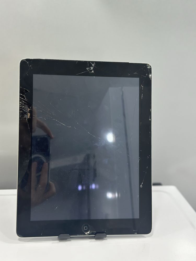 Продаю ipad 4 на запчасть